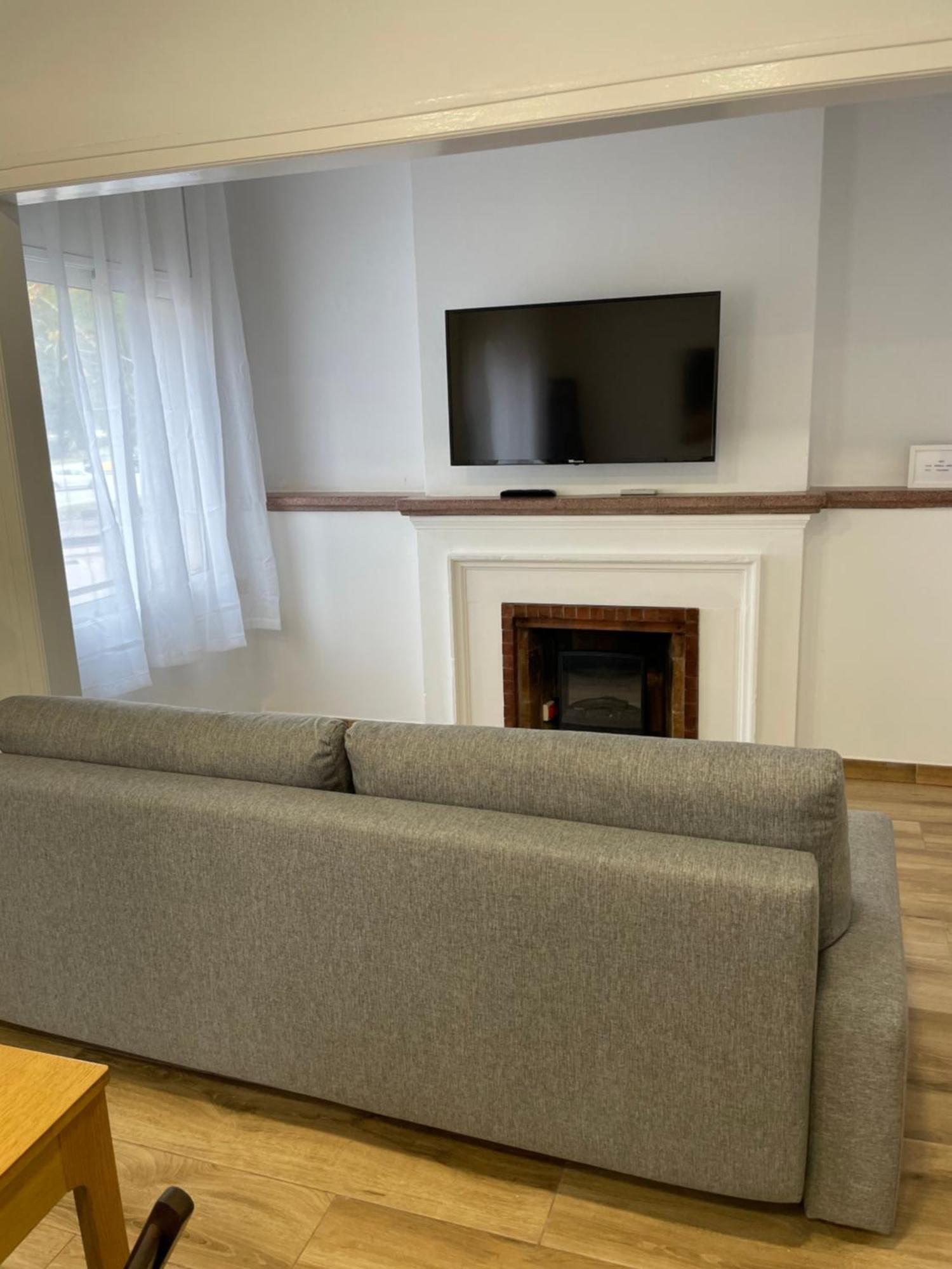 Apartamentos Tarradellas Sants Estacio Barcelona Bagian luar foto