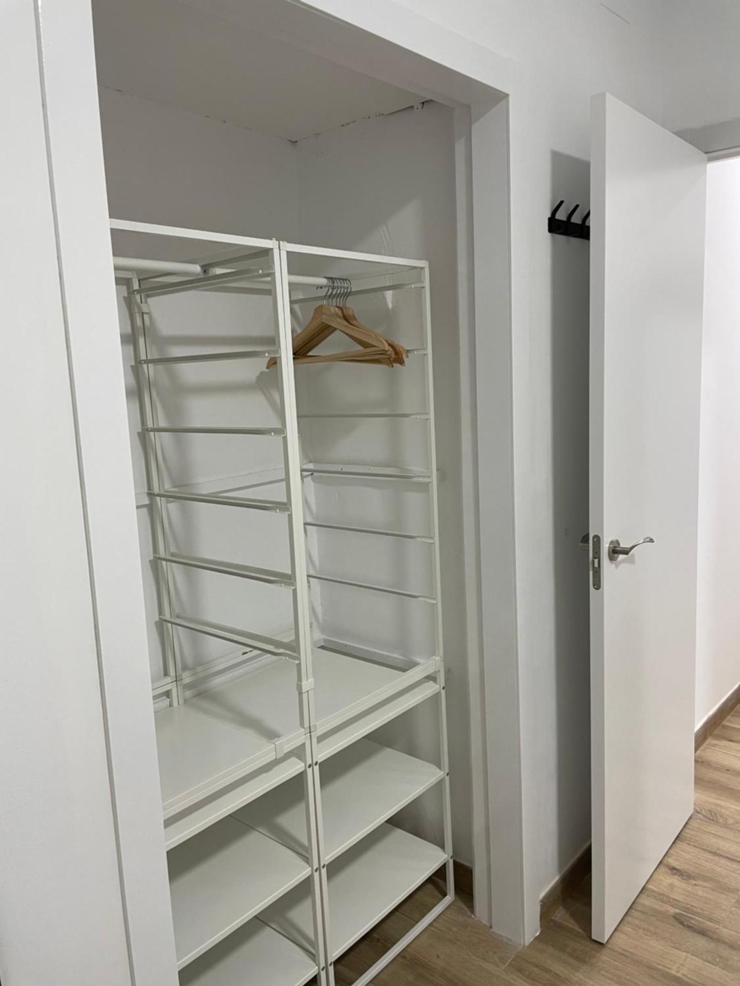 Apartamentos Tarradellas Sants Estacio Barcelona Bagian luar foto