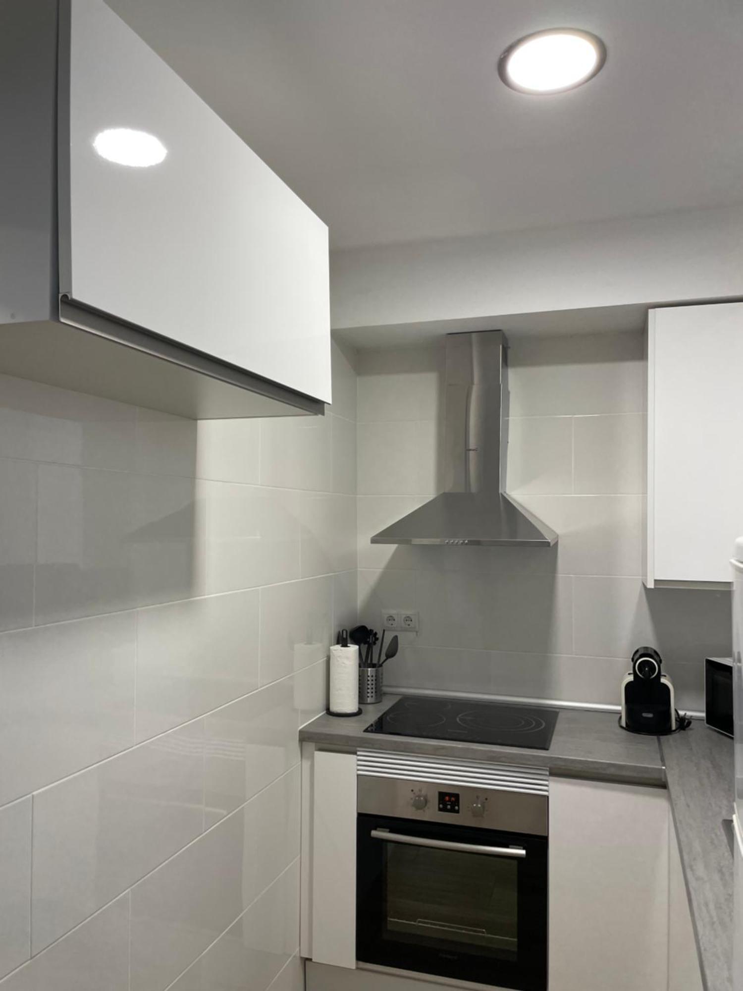 Apartamentos Tarradellas Sants Estacio Barcelona Bagian luar foto
