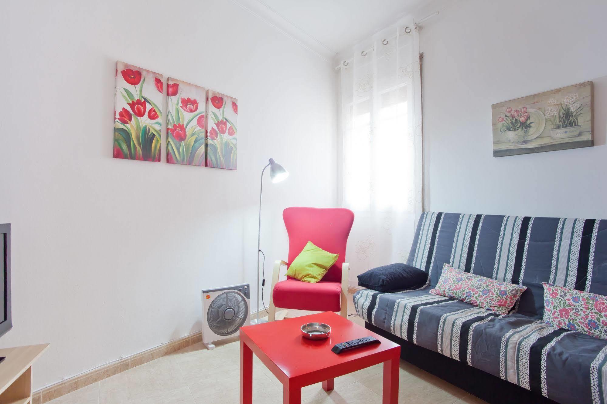 Apartamentos Tarradellas Sants Estacio Barcelona Bagian luar foto