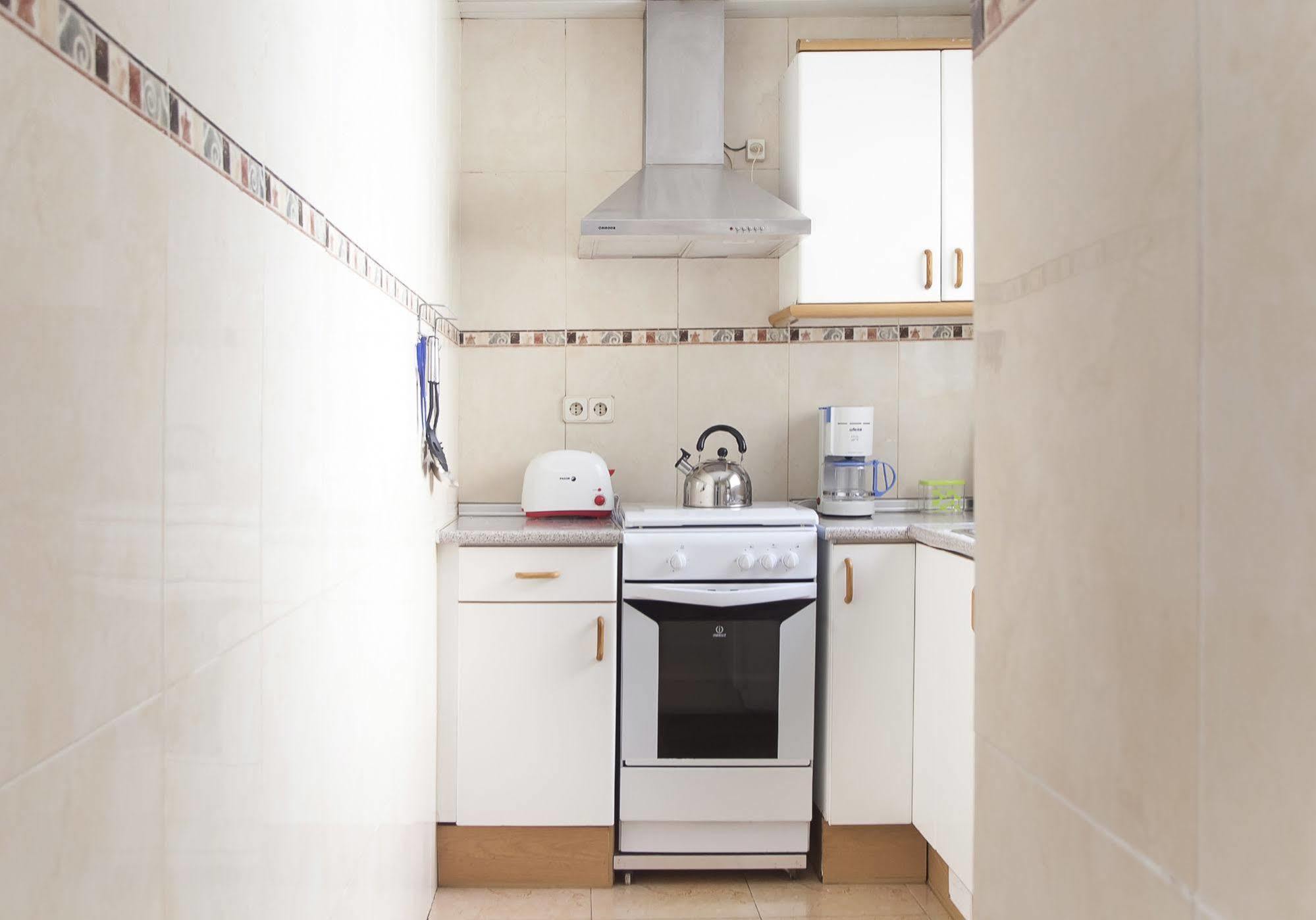 Apartamentos Tarradellas Sants Estacio Barcelona Bagian luar foto