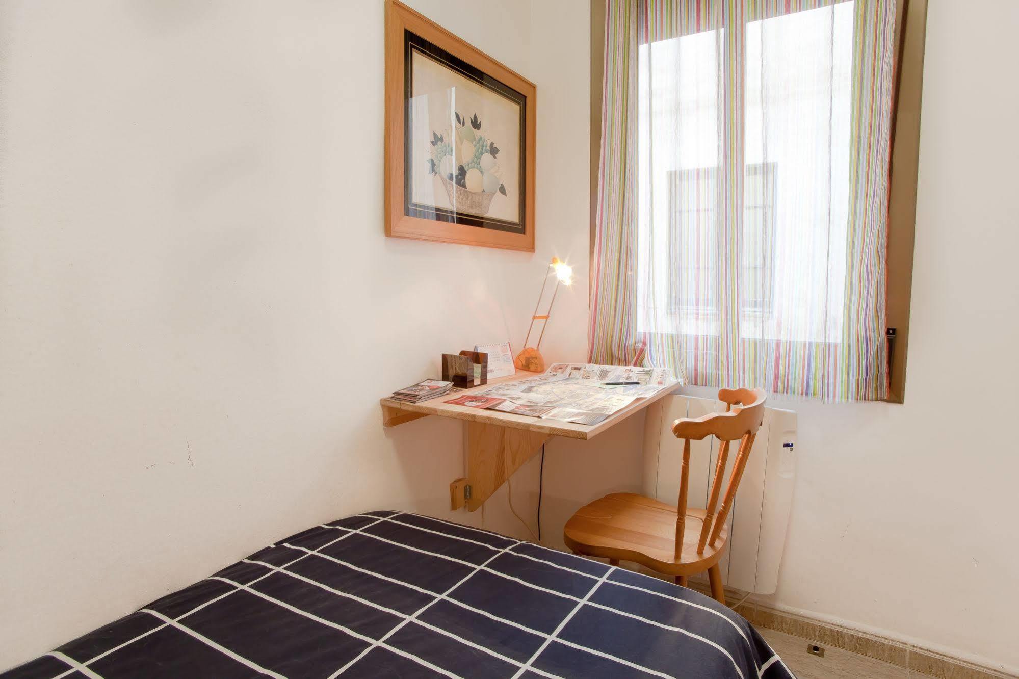 Apartamentos Tarradellas Sants Estacio Barcelona Bagian luar foto