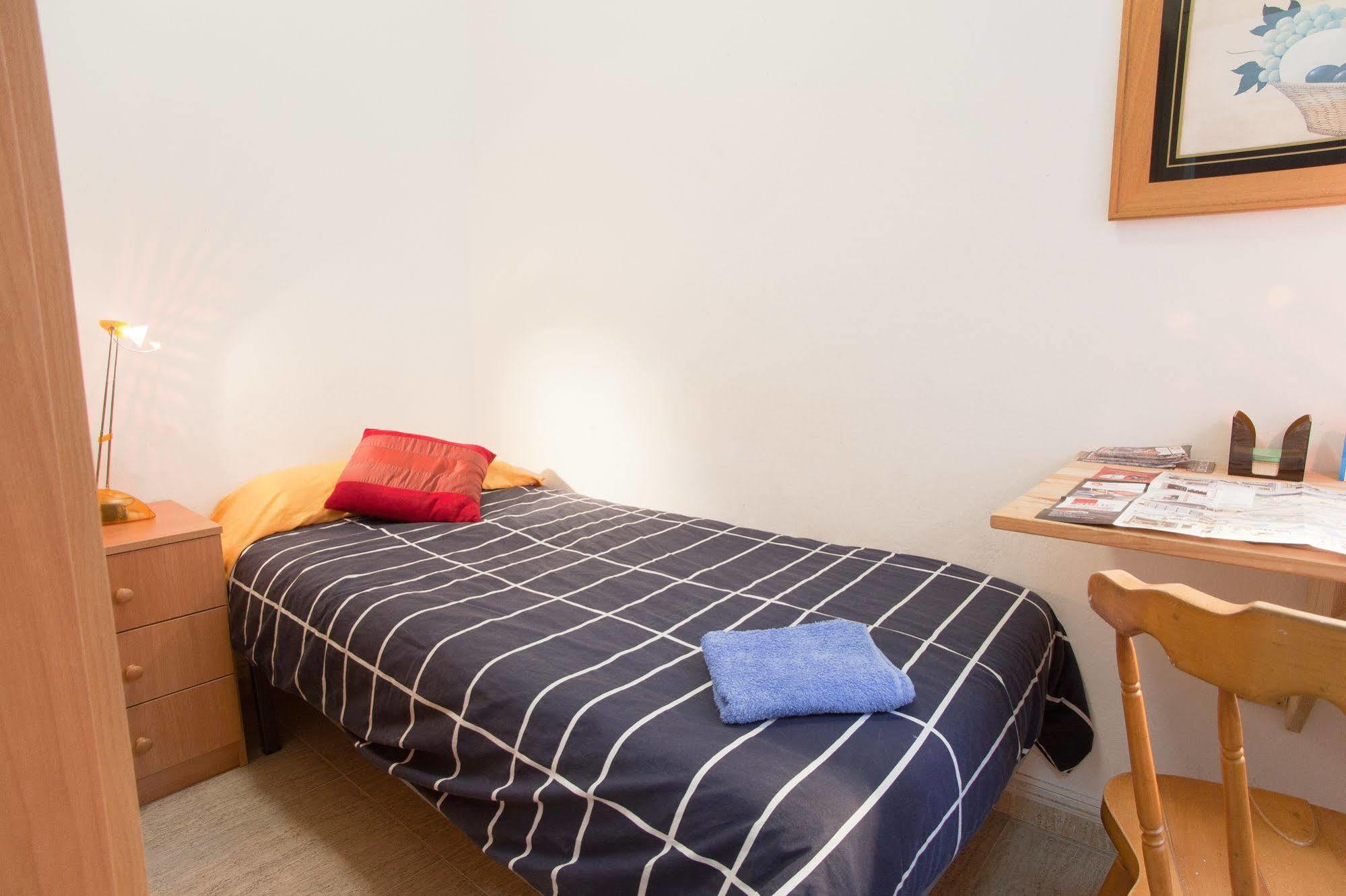 Apartamentos Tarradellas Sants Estacio Barcelona Bagian luar foto