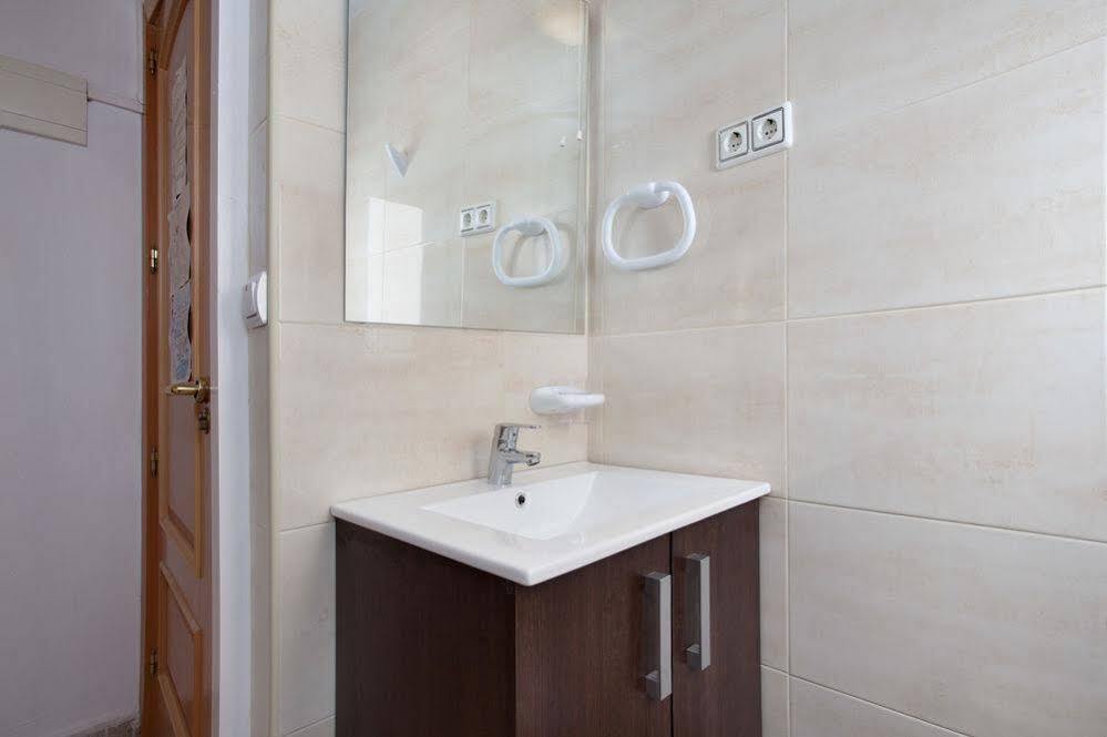 Apartamentos Tarradellas Sants Estacio Barcelona Bagian luar foto