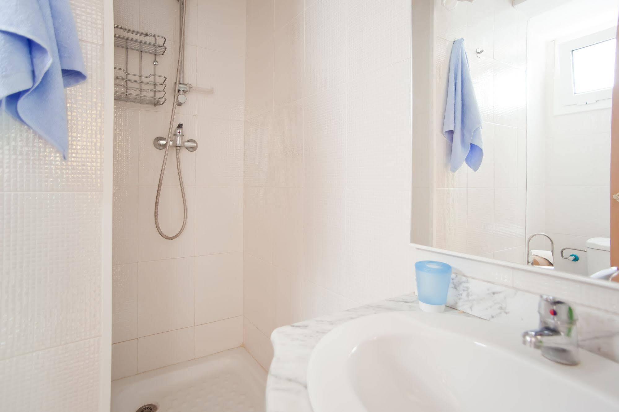 Apartamentos Tarradellas Sants Estacio Barcelona Bagian luar foto